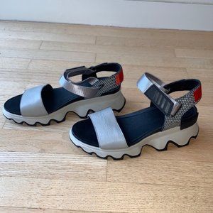 Sorel KINETIC WEDGE SANDAL, size 9